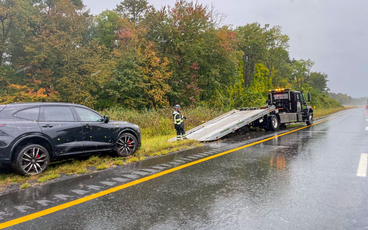 Roadside assistance service vehicle